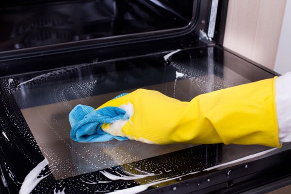 How to Change and Clean an Oven Door Glass
