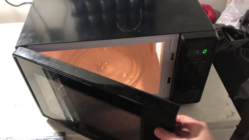 How to Change the Door Security of a Microwave
