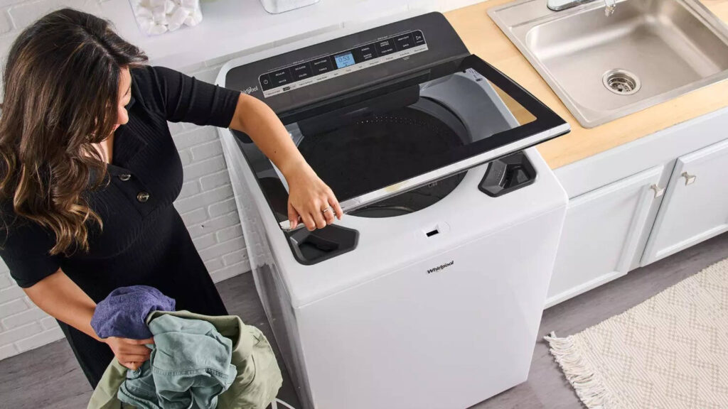 How to Change the Door of a Top-Loading Washing Machine