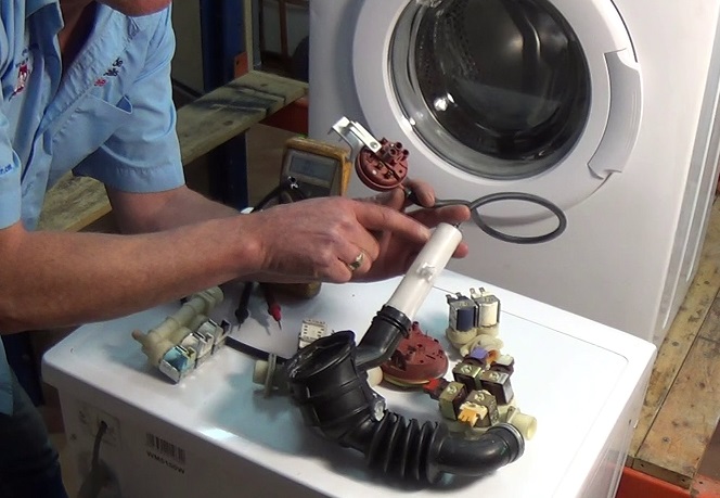 How to Change the Compression Chamber of a Washing Machine