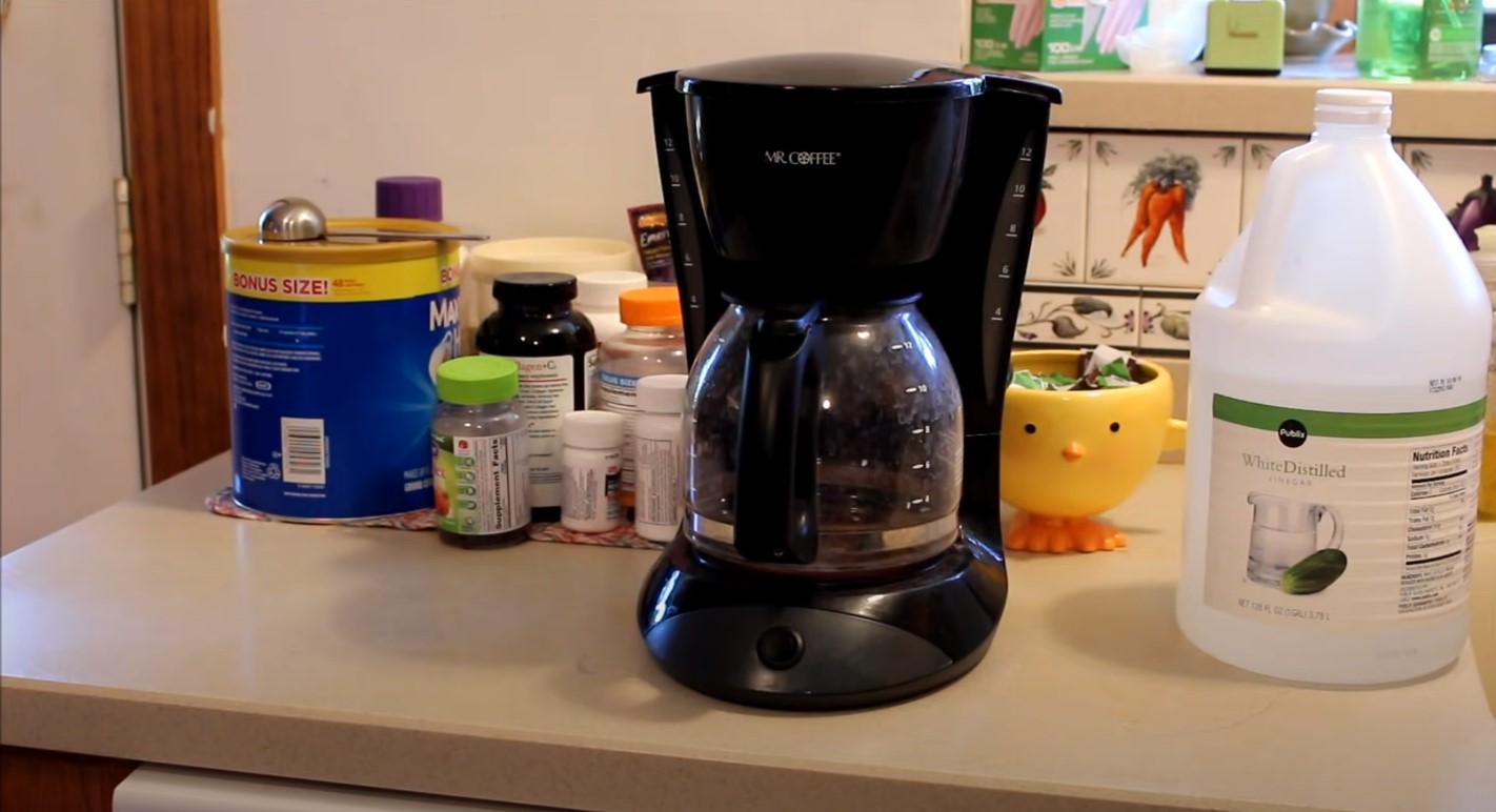 How to Disassemble and Descale a Dolce Gusto Coffee Maker with White