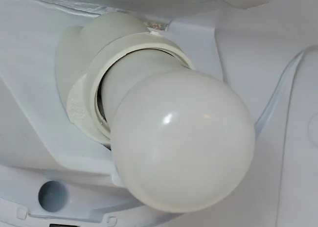 How to Change the Bulb in a Refrigerator